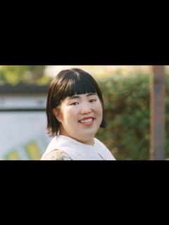 [x]ゆりやんレトリィバァ、配達ロボットに感心「意外とやるやん」 日本郵政新CM「ご近所散歩中・お届けの進化篇」 - YouTube