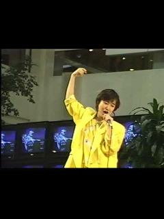 [x]森口博子「水の星へ愛をこめて」イベント映像 1986年 『機動戦士Ζガンダム』 - YouTube
