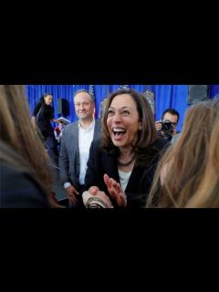 [x] カマラ・ハリス氏は「隅に追いやられた人たちに場所を与える」 - BBCニュース